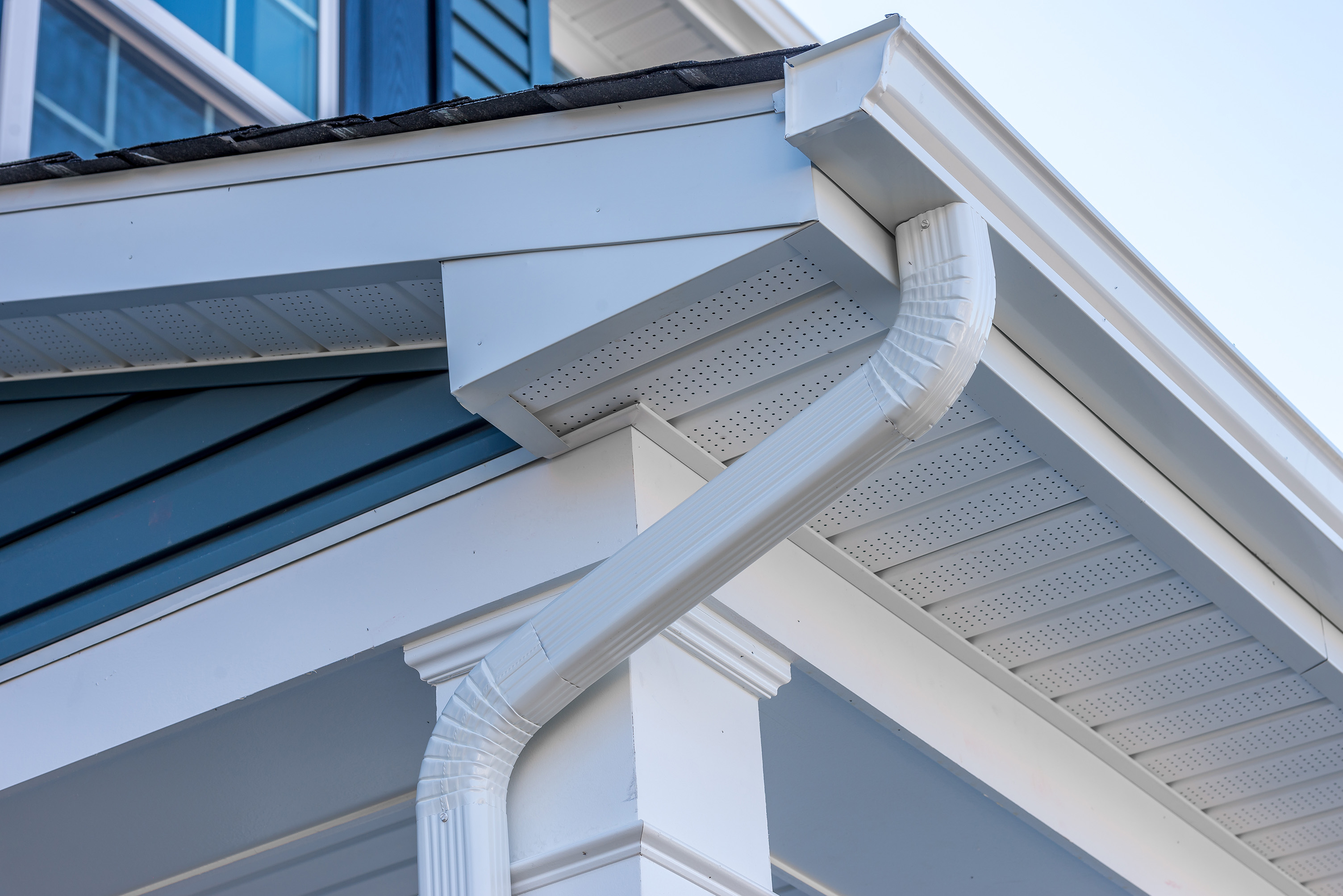 Seamless gutter installation in Vancouver — ZENTECH Construction gutter contractor